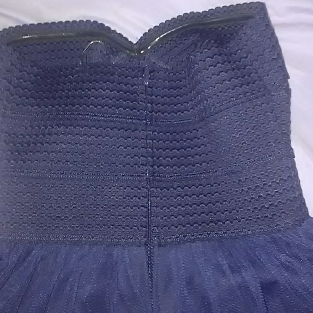 Dress - Picture 3 of 4